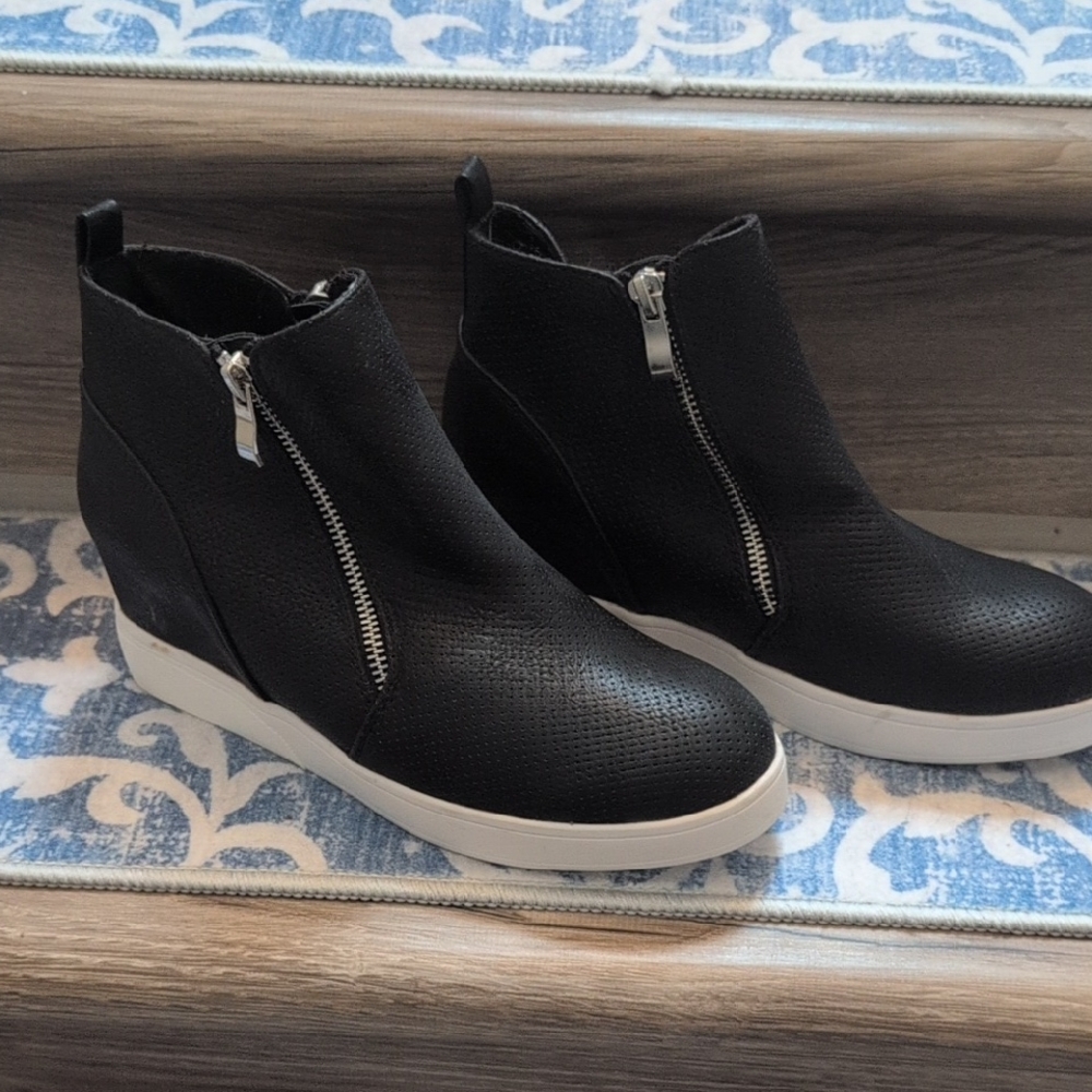 Journee Collection Black Wedge Zip-Accent Sneakers